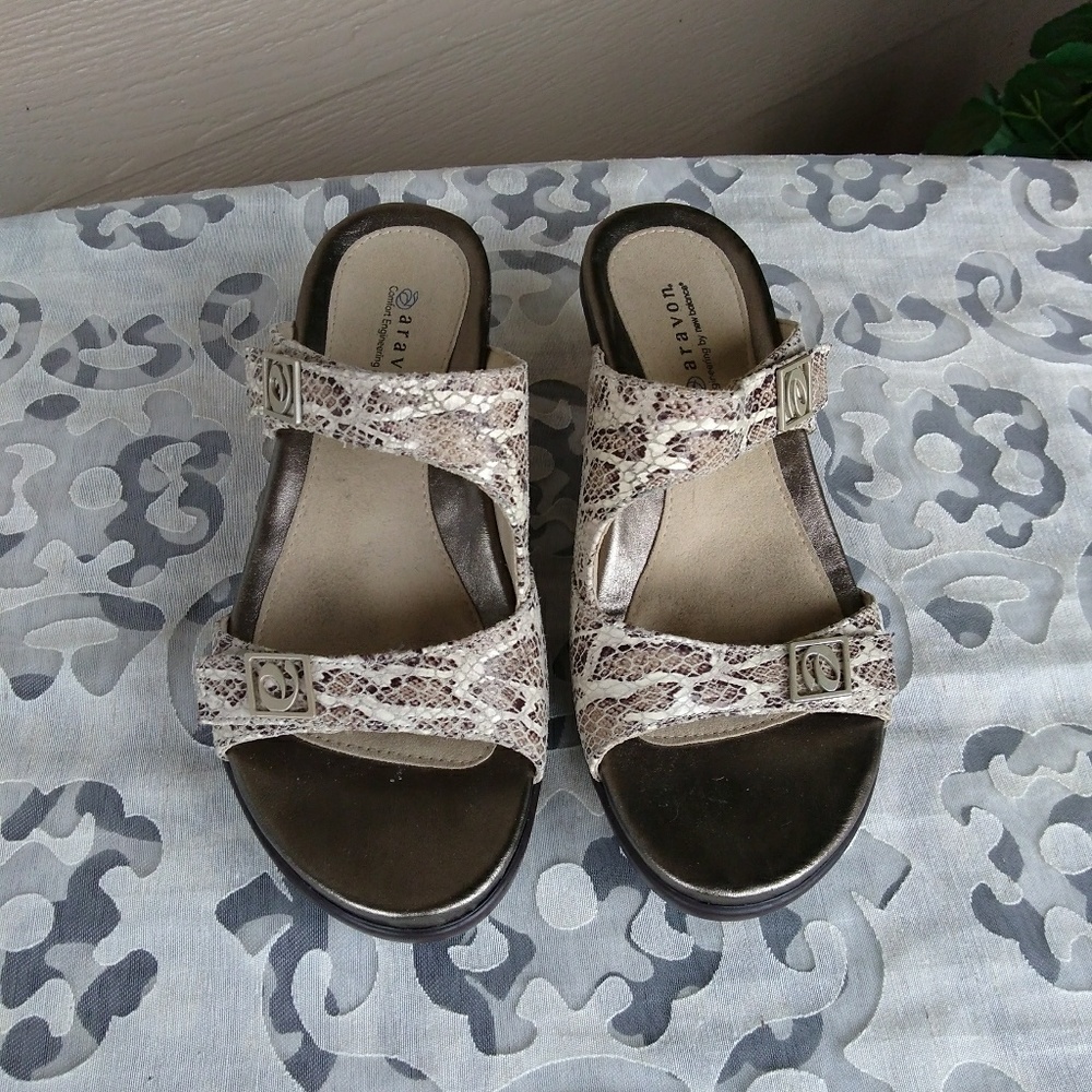 Aravon by New Balance - size 7D
